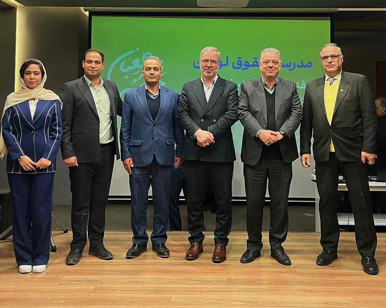 با افتخار شما را به جشن تولد امام زمان (عج) ویژه وکلا و کارآموزان وکالت دعوت می‌کنیم این مراسم ویژه وکلا و کارآموزان وکالت است و توسط مدرسه حقوق لولرن برگزار می‌شود